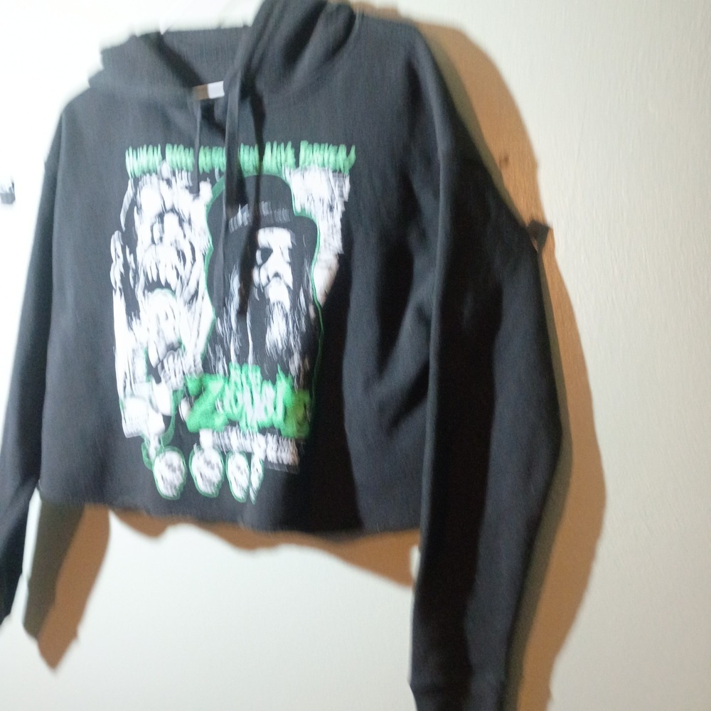 Hottopic Rob Zombie Strange, Uncanny...Cropped Hoodie Women's Large - Picture 16 of 16